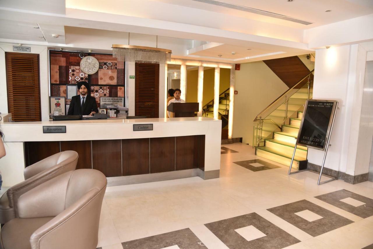 Hotel Western Court Chandīgarh Dış mekan fotoğraf